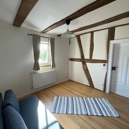 In Charmantem Fachwerkhaus Zentral Gelegen Δωμάτια σε οικογενειακή κατοικία *