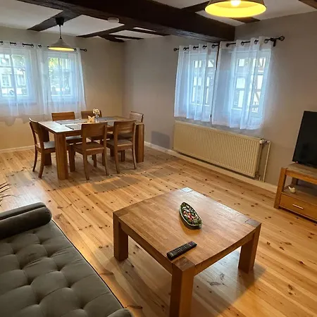 In Charmantem Fachwerkhaus Zentral Gelegen Homestay Lollar