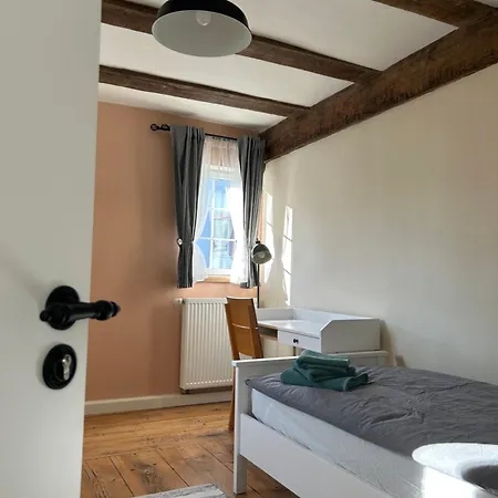 Δωμάτια σε οικογενειακή κατοικία In Charmantem Fachwerkhaus Zentral Gelegen *