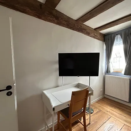 In Charmantem Fachwerkhaus Zentral Gelegen Homestay Lollar