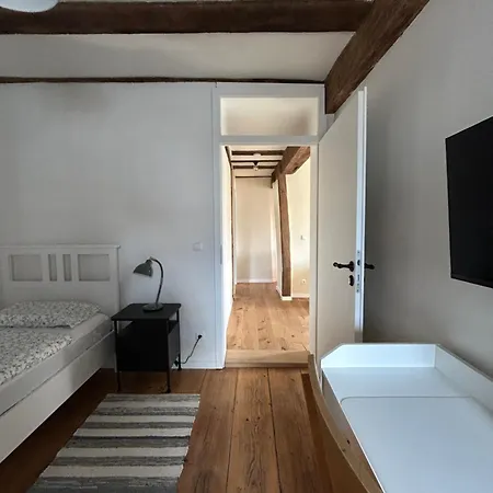 In Charmantem Fachwerkhaus Zentral Gelegen *