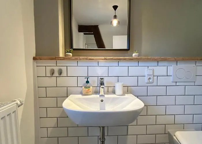 In Charmantem Fachwerkhaus Zentral Gelegen Homestay Lollar