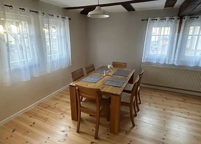 In Charmantem Fachwerkhaus Zentral Gelegen Homestay Lollar