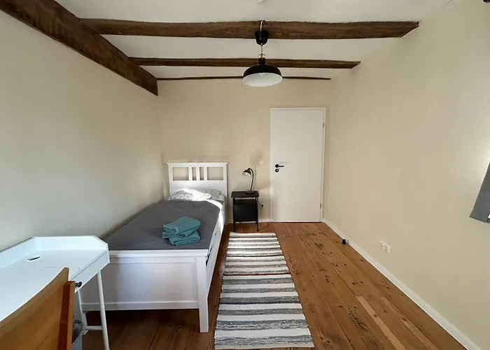 In Charmantem Fachwerkhaus Zentral Gelegen Homestay Lollar